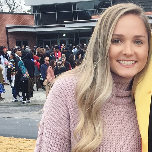 Meet your Posher, Sara - Picture 1 of 1